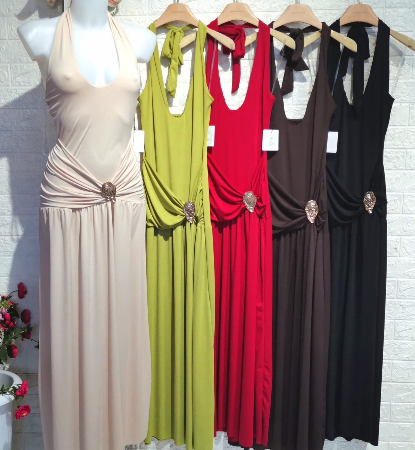 Robe Elira – L’élégance sensuelle, fendue et affirmée